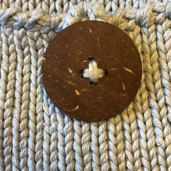 Quality hand knit cotton statement sweater. - Picture 5 of 5